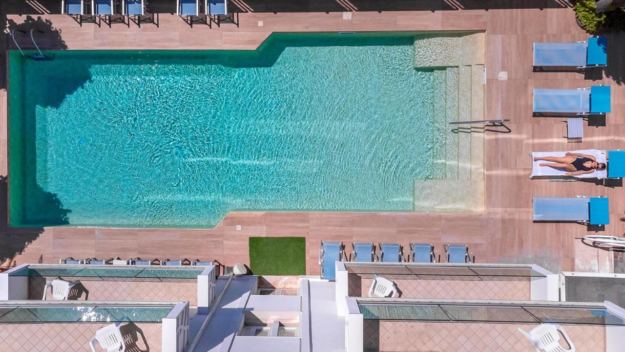 Hotel Rondinella E Viola Римини Екстериор снимка